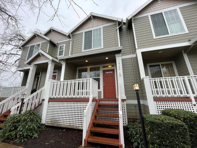 Building Photo - Adorable Storybook Townhouse 2 bed 2 bath. Located next to Nike!!!