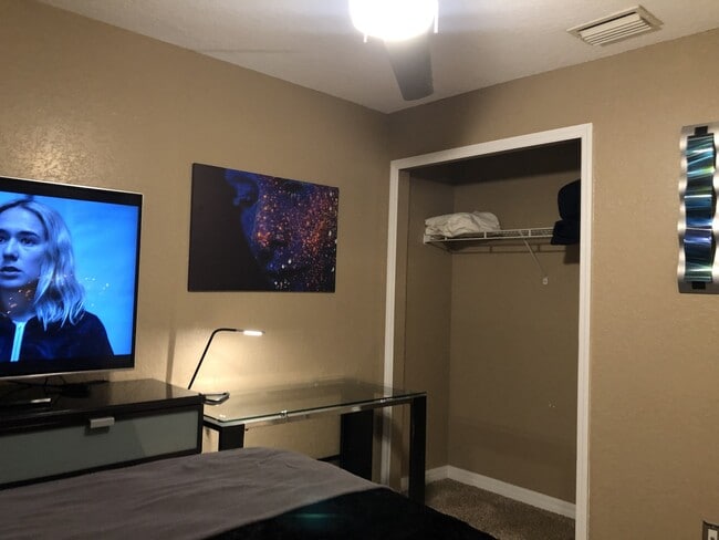 Foto del edificio - 1165 Bryn Mawr Dr