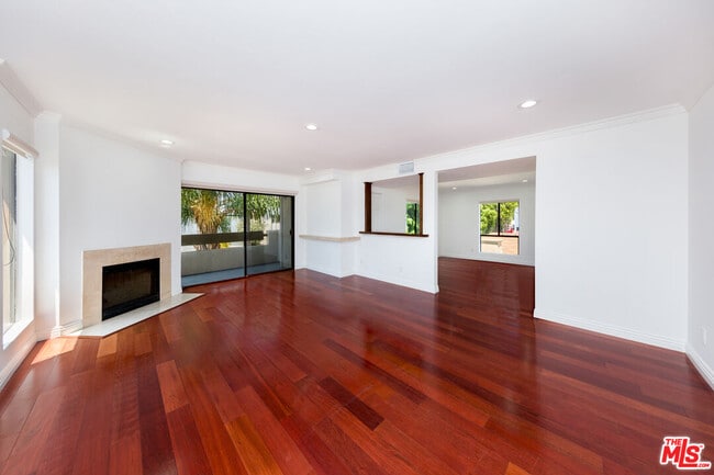 Building Photo - 144 N Hamilton Dr