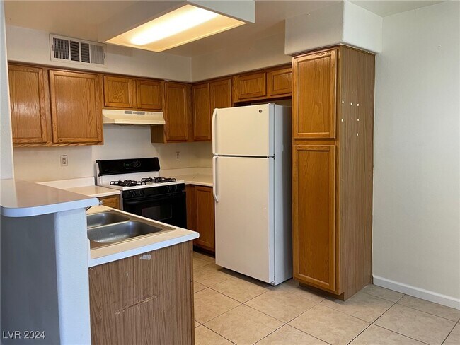 Building Photo - 3065 Casey Dr