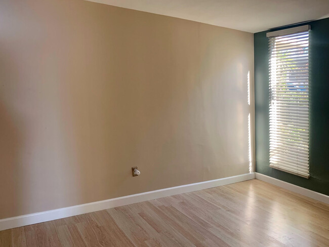Bedroom 2 - 4148 Shorecrest Ln
