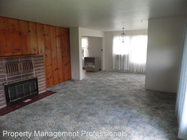 Building Photo - 2 br, 1 bath House - 503 SE M St