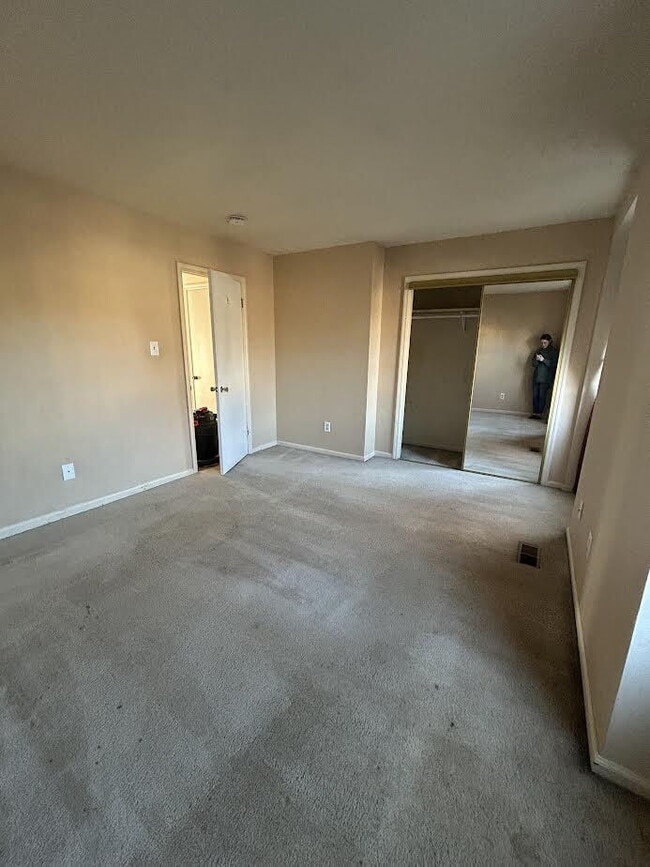 Building Photo - "Charming 3-Bedroom Townhome with 2 Full Baths in Front Royal!"