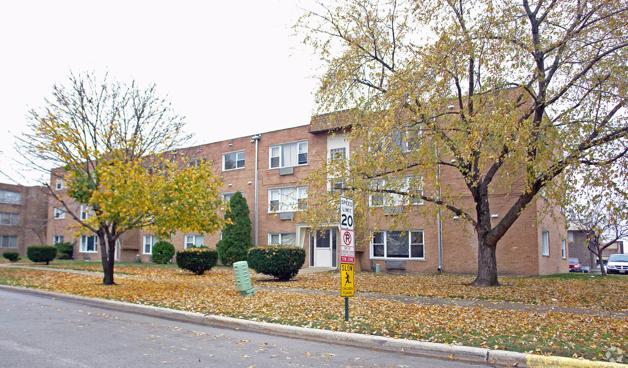 Foto del edificio - 7751-7757 S Oconto Ave