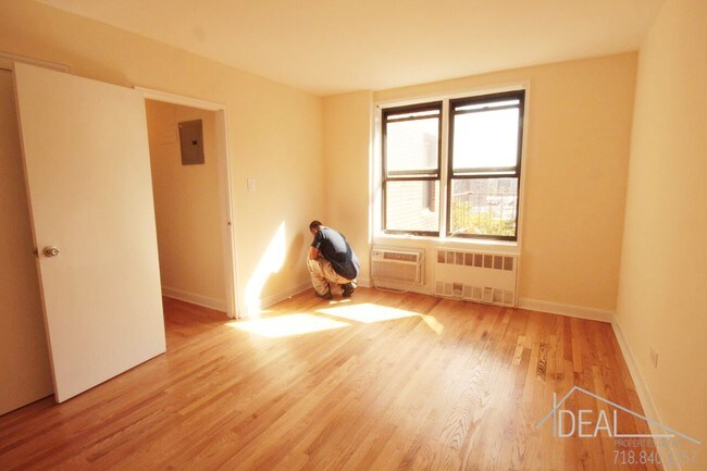 Foto del edificio - 2778 E 12th St