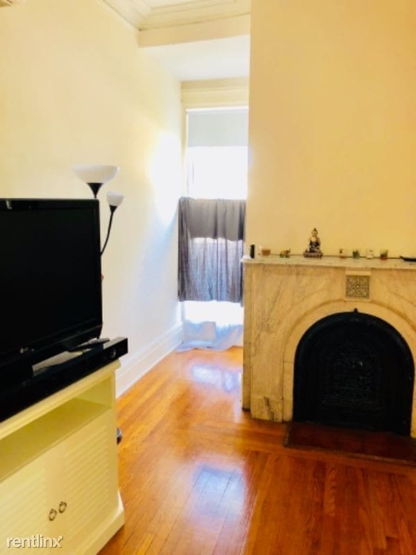 Building Photo - 1 br, 1 bath Apartment - 226 North Broadway