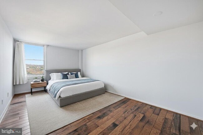 Foto del edificio - 4600 Duke St