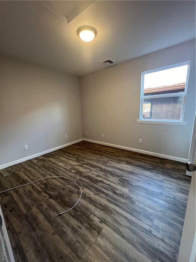 Foto del edificio - 1169 NY-17A