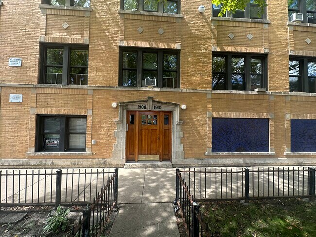 Building Photo - 1908 N Drake Ave