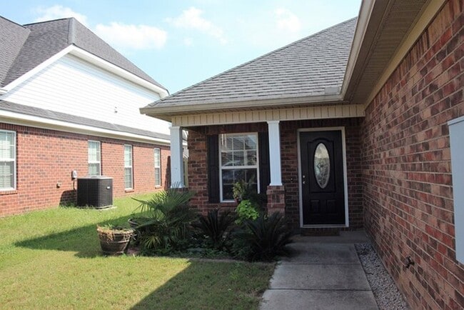 Foto del edificio - You've Found It! Split floor plan, fenced yard, extra storage