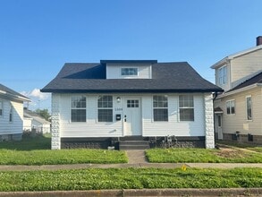 Building Photo - 1509 E Olive St