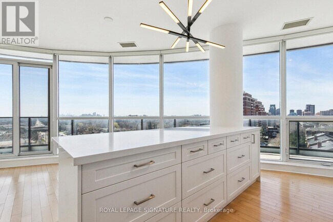 Photo du bâtiment - 2885 Bayview Ave