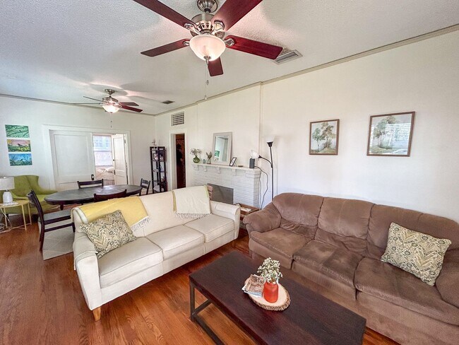 Foto del edificio - 411 SW 10th Street
