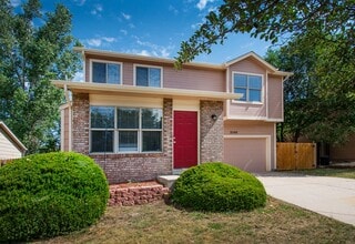Building Photo - 2540 Lyncrest Dr