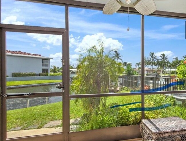 Building Photo - 4803 SW Santa Barbara Ct