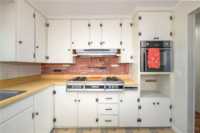 Foto del edificio - 1919 W Lake Rd