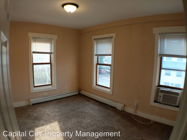Building Photo - 739 17th St