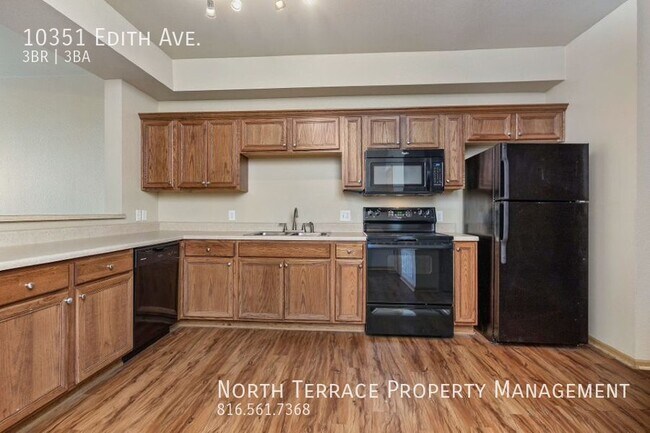 Building Photo - Great 3BR 2.5BATH Townhouse in Kansas City...