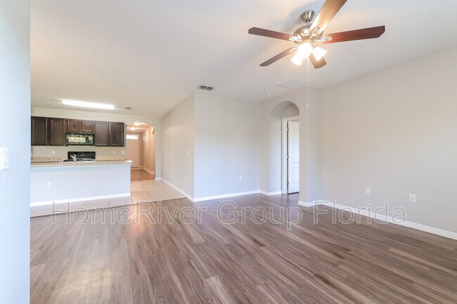 Foto del edificio - 2330 Sequoia Way