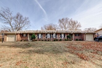 Building Photo - 6105 S Troost Ave