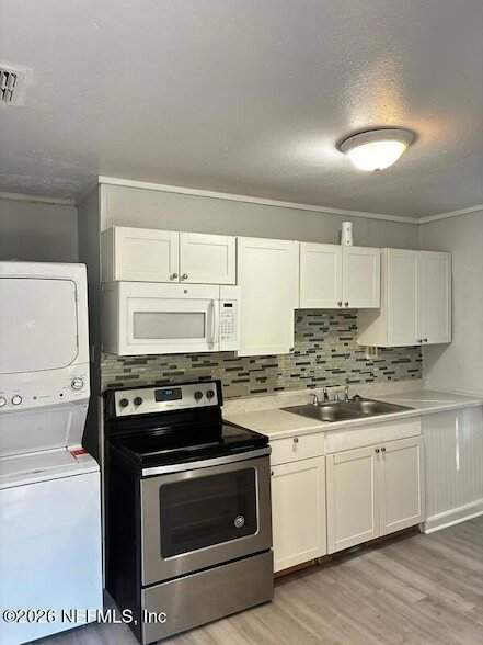 Foto del edificio - 314 Celery Ave N