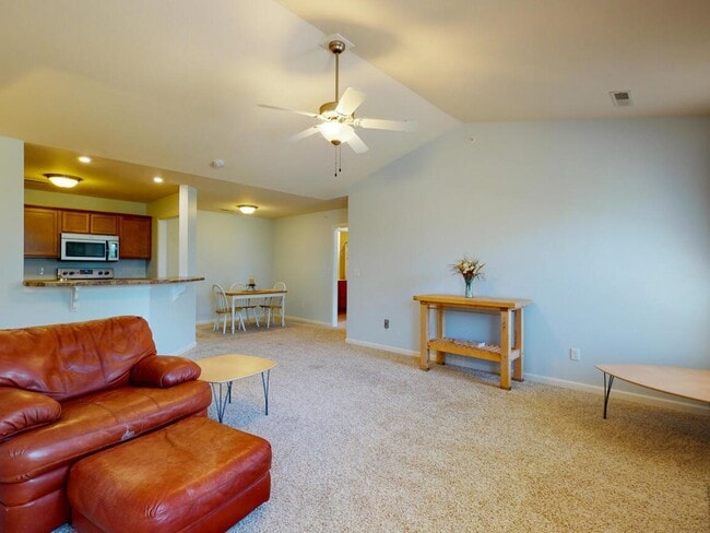 Building Photo - 3034 E Stillwater Landing