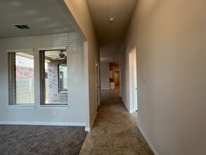 Building Photo - 717 Parkside Dr