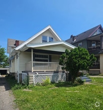 Building Photo - 8409 Rosewood Ave