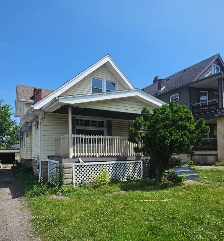 Primary Photo - 8409 Rosewood Ave