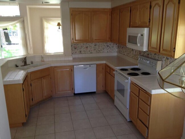 Foto del edificio - Large Two Story home in Black Lake Village