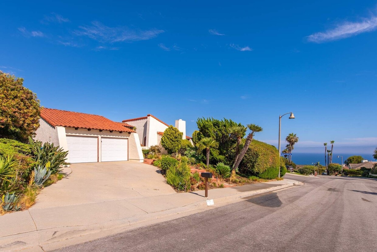 Primary Photo - 3636 Malibu Country Dr
