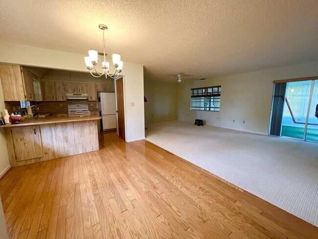 Foto del edificio - 3304 Romeo St