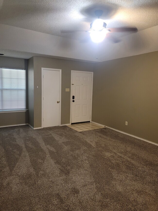 706 McAnear St, Cleburne, TX 76033 Townhome Rentals in Cleburne TX
