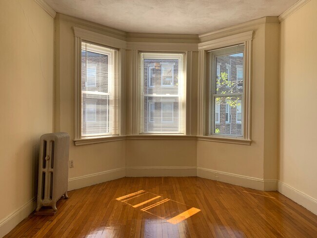 Building Photo - 124 Peterborough St