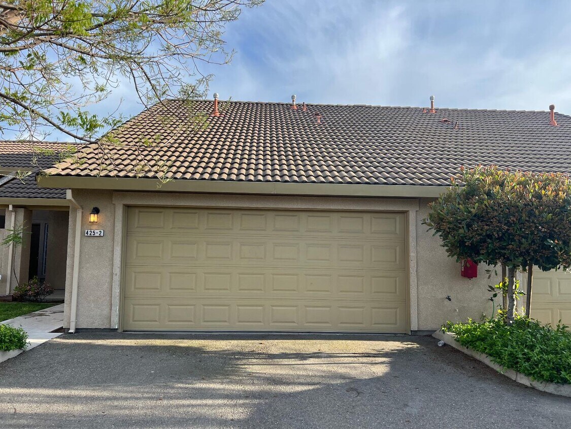 425 Acacia St 2, Tracy, CA 95376 Condo for Rent in Tracy, CA