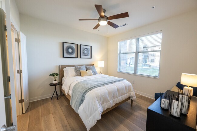 Habitación n.º 2 - Highlands at Aero Park Apartments & Townhomes 55+