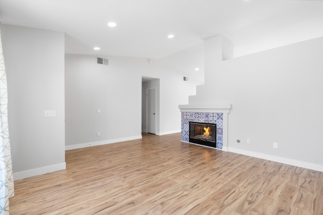 Building Photo - 44884 Marge Pl