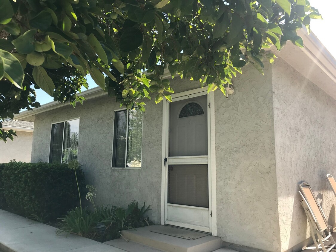 Foto principal - 207 West Eleventh Avenue #B, Escondido, CA...