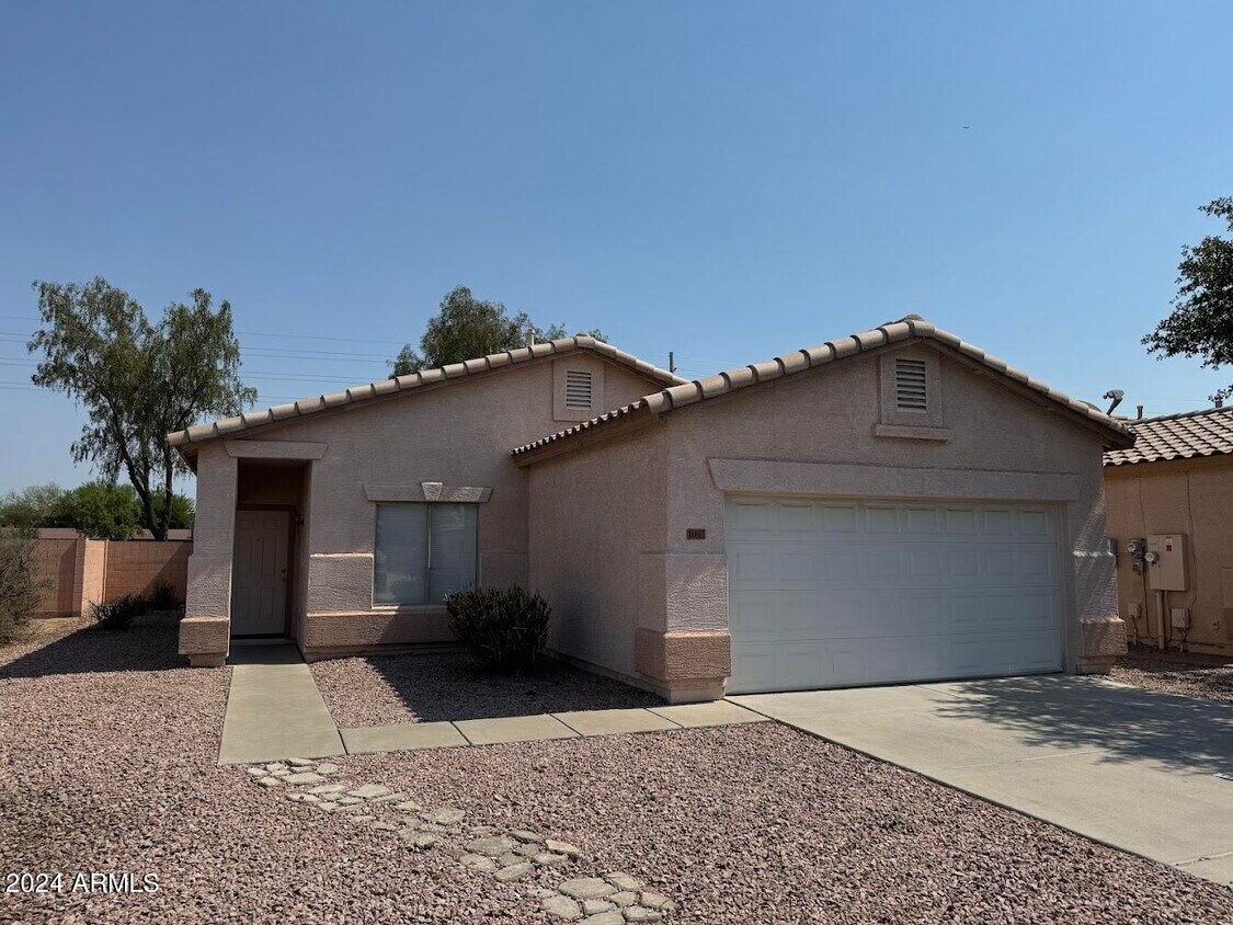 Primary Photo - 16062 W Woodlands Ave
