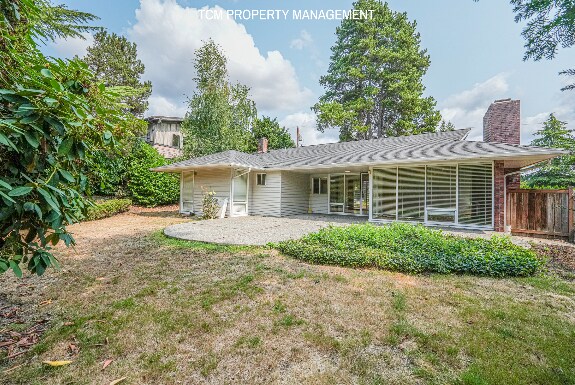 Foto del edificio - 215 110th Ave SE