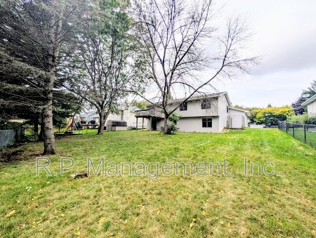 Building Photo - 940 Jefferson Ln
