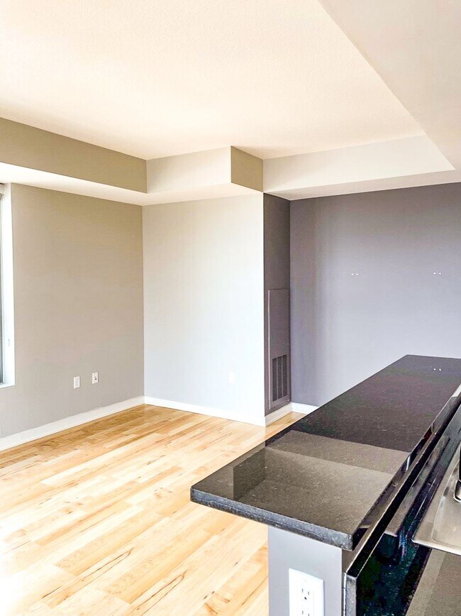 Foto del edificio - 21st Floor Corner Unit | Downtown Luxury L...