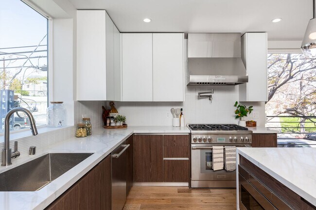 Foto del edificio - Brand New LUXURY 2026 Construction Homes in Silverlake!