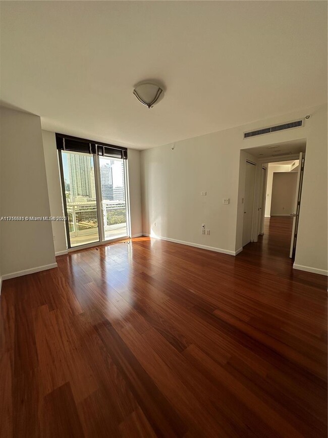 Building Photo - 901 Brickell Key Blvd