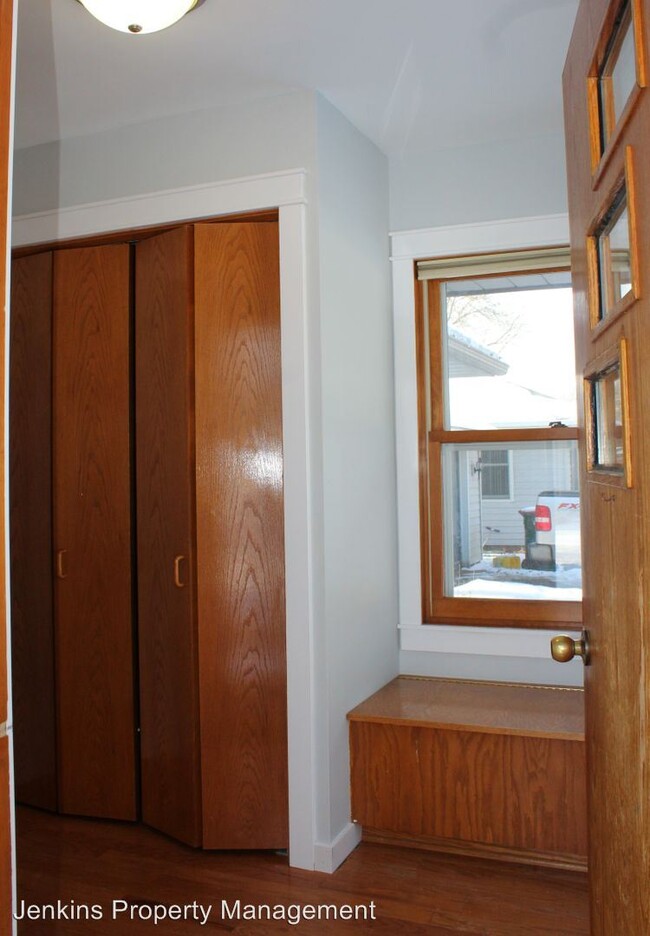 Building Photo - 4 br, 2 bath House - 800 Summer St