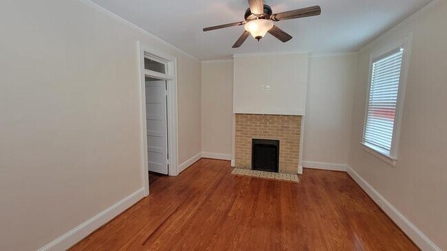 Building Photo - 2308 Marion St
