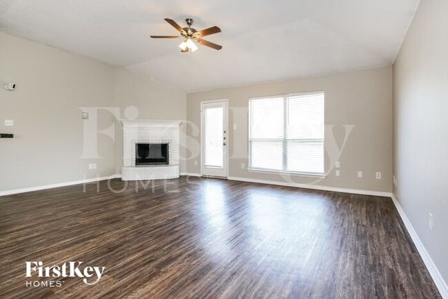 Building Photo - 8128 Modesto Dr
