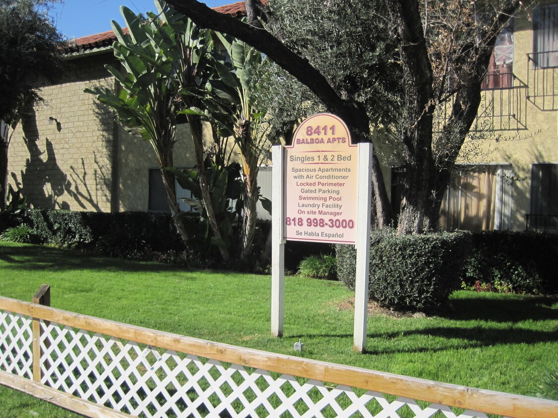 Foto principal - 8411 Balboa Blvd