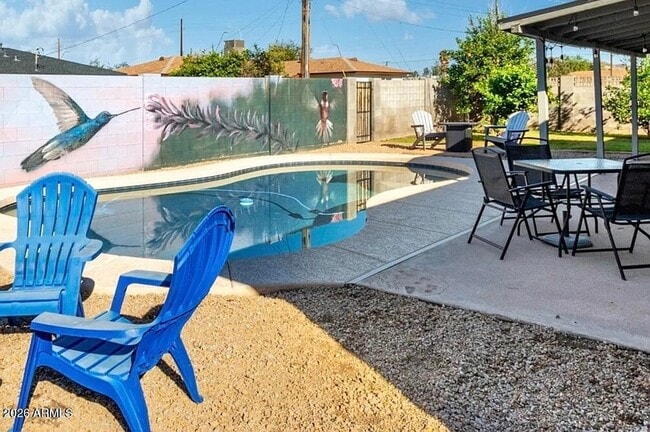 Photo - 1412 W 7th Pl House