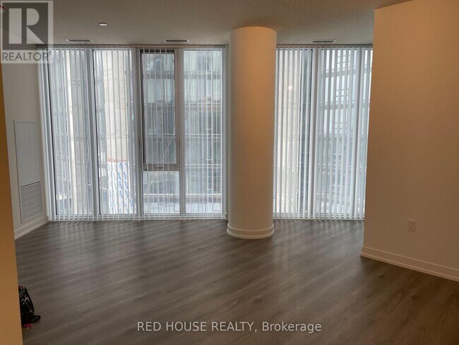 Building Photo - 138-1138 Downes St